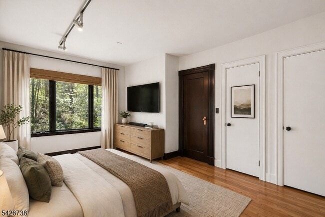 Building Photo - 296 Glen Ave