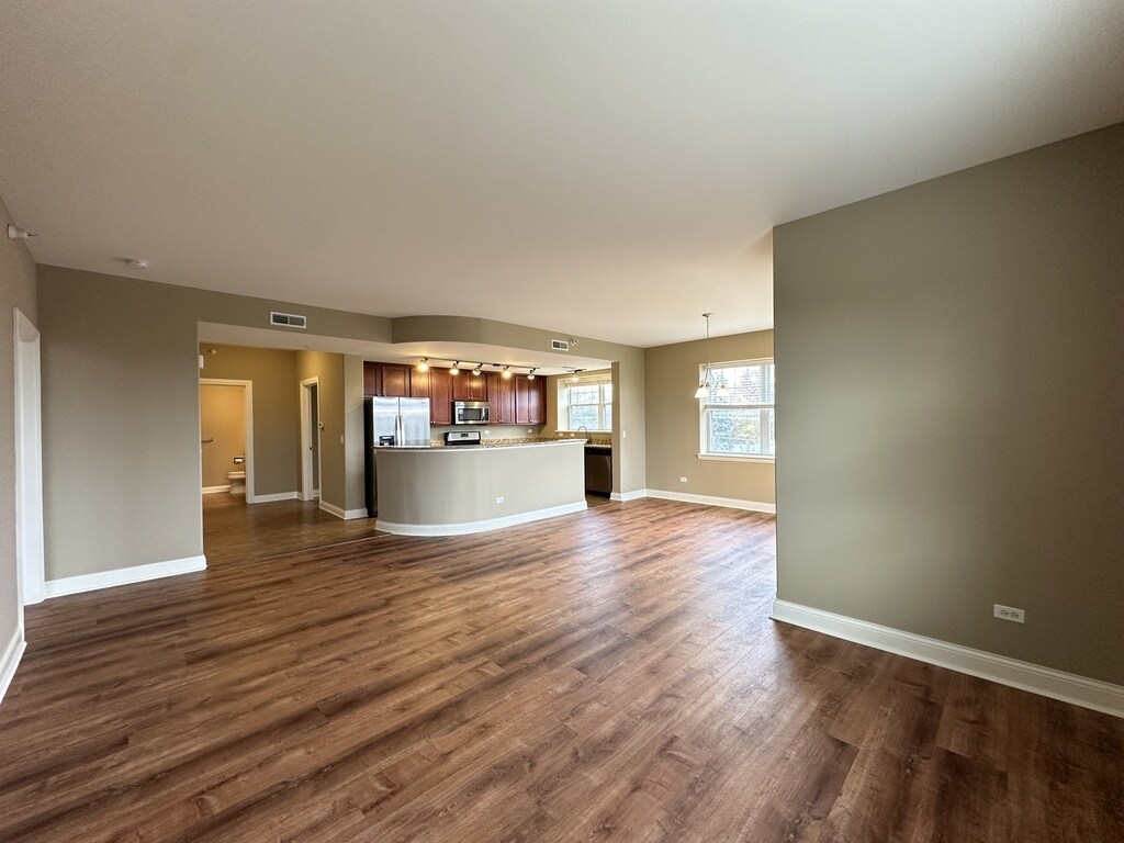 Building Photo - 2 Itasca Place