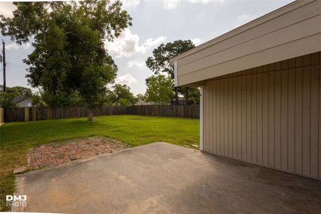 Building Photo - 3140 Boyd Ave