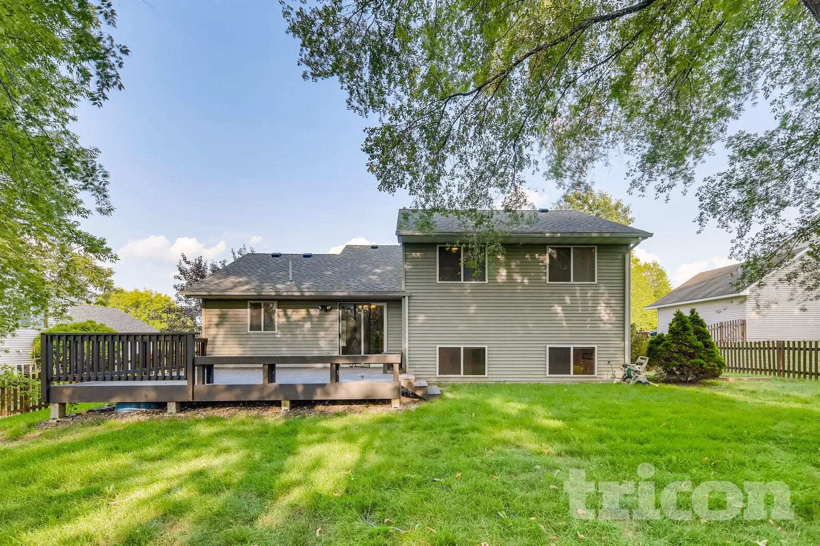 Building Photo - 357 Parkview Ln S