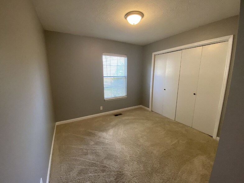 Building Photo - 141 Agee Cir E