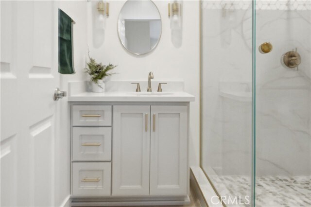 Building Photo - 215 E 2nd St