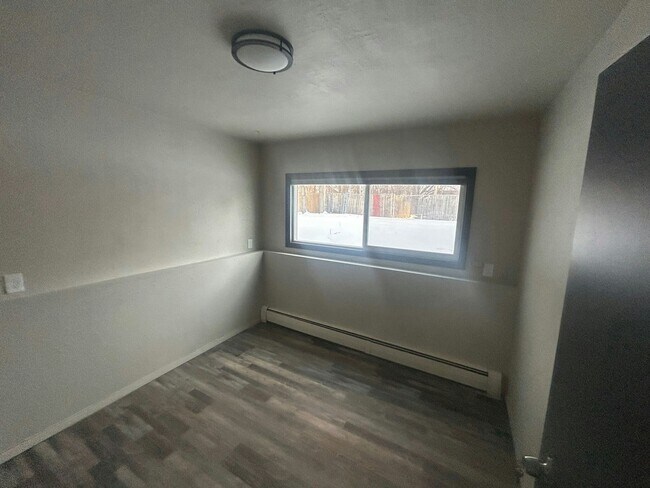 Building Photo - 2011 Salem Ct