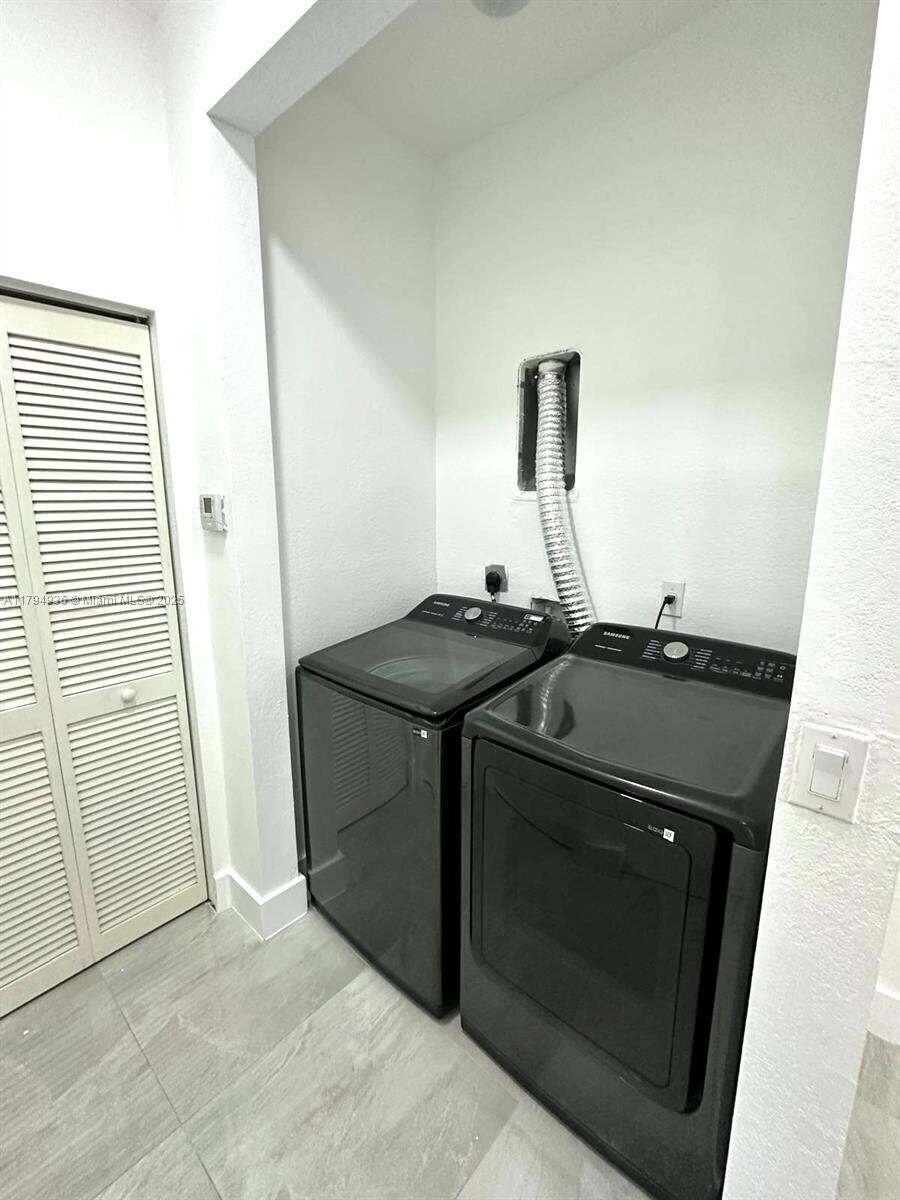 Building Photo - 9285 SW 220th Ter