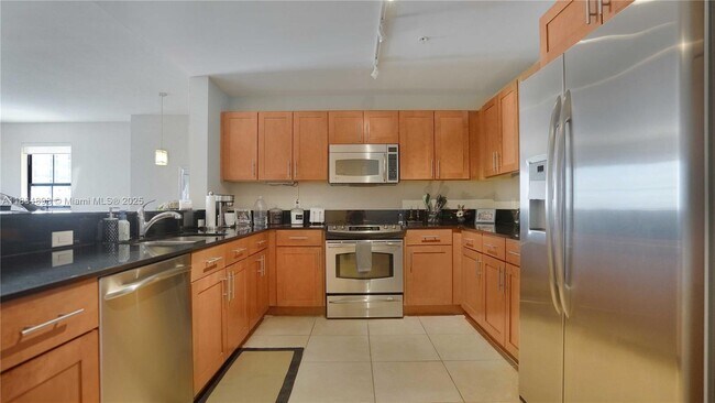 Building Photo - 8390 SW 72nd Ave