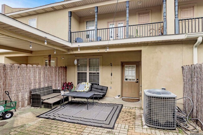 Building Photo - 10600 Lakes Blvd