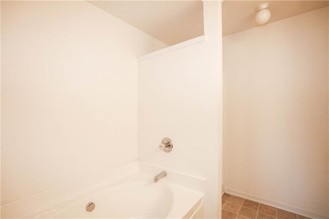 Building Photo - 1939 Durwood Ln