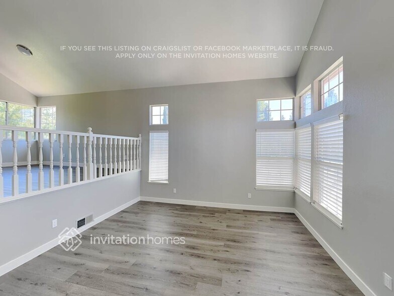 Building Photo - 4821 Laguna W Way