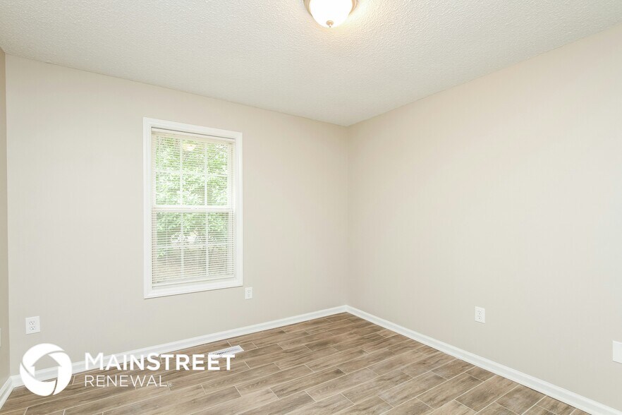 Building Photo - 709 Firecrest St SE