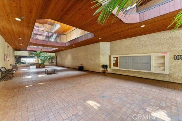 Building Photo - 1230 E Ocean Blvd