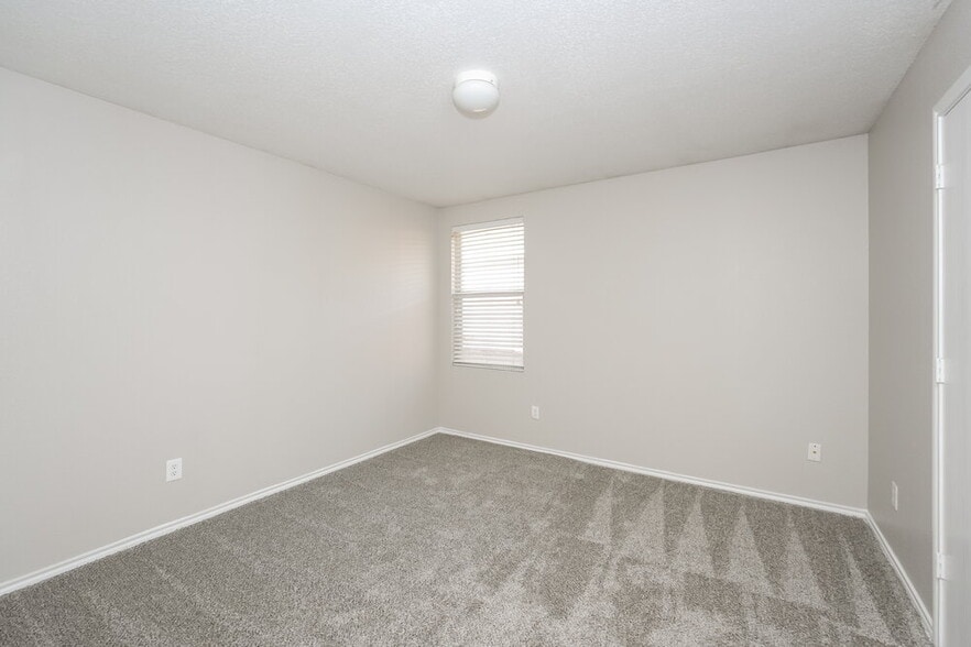 Building Photo - 3969 Irish Setter Dr