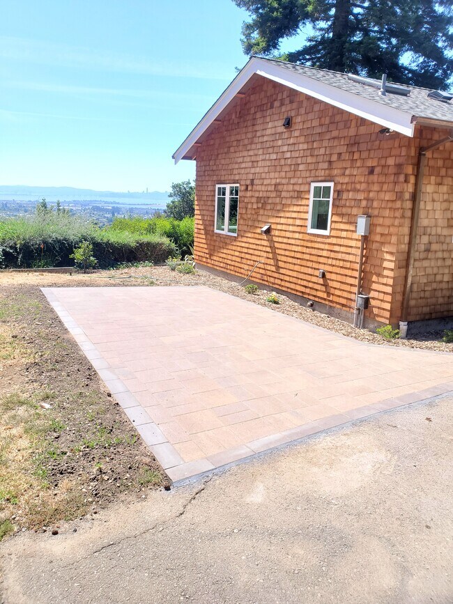 Building Photo - 54 Stratford Rd