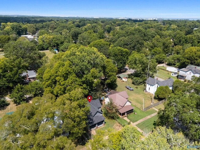 Building Photo - 109 5th Ave NW