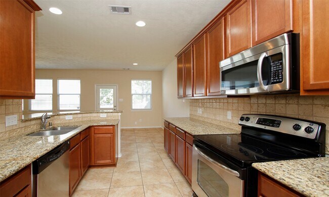 Building Photo - 14 BowerBank Ct