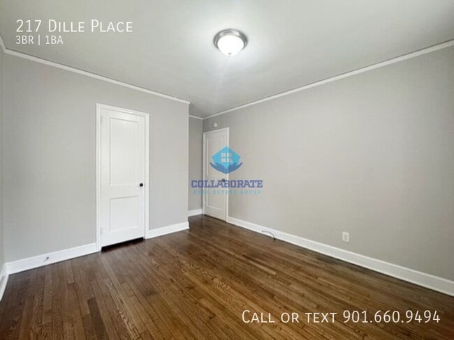 Building Photo - 217 Dille Pl