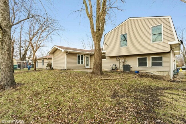 Building Photo - 121 Richmond Dr