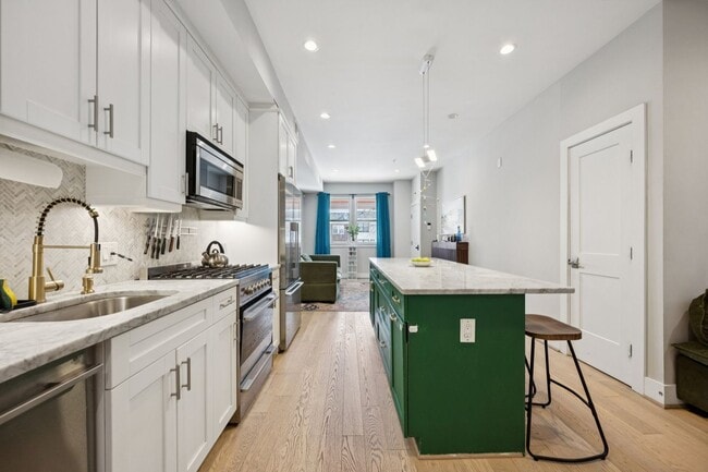 Building Photo - Renovated 2bed-2bath Near H-Street with Private Deck & EV Parking!