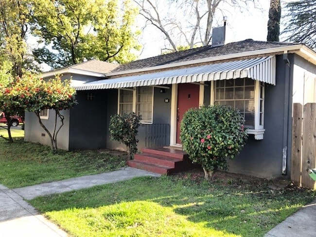 Building Photo - 2-Bed, 1-Bath Bungalow