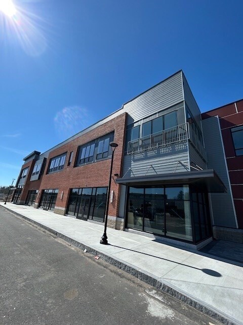 Building Photo - 148 Old Post Rd