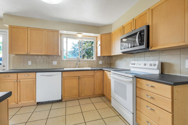 Building Photo - 6128 W 84th Ave