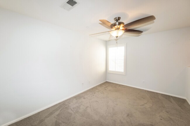 Building Photo - 1460 Mockingbird Ct