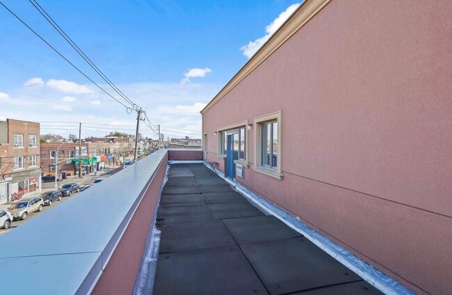 Building Photo - 72-52 Metropolitan Ave