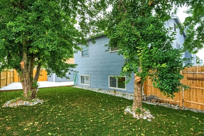 Building Photo - 8488 Prairie Clover Way