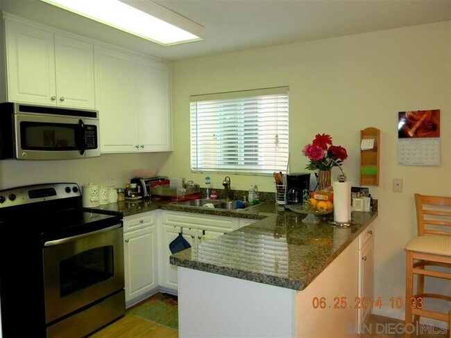 Building Photo - 17189 W Bernardo Dr