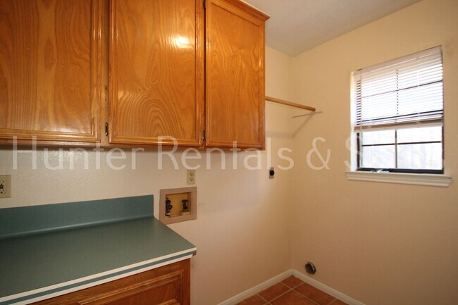 Building Photo - Sweet Like Honey!