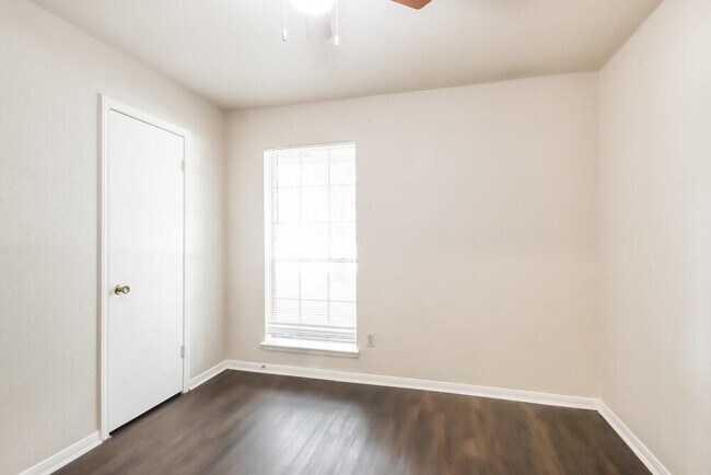 Building Photo - 4110 Bassingham Dr