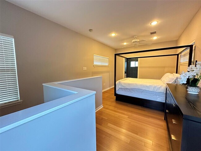 Building Photo - 4005 Nenana Dr