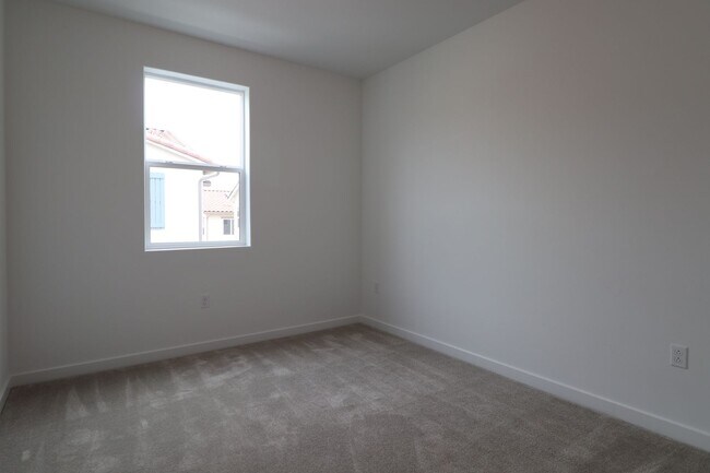 Building Photo - 1713 River Vis