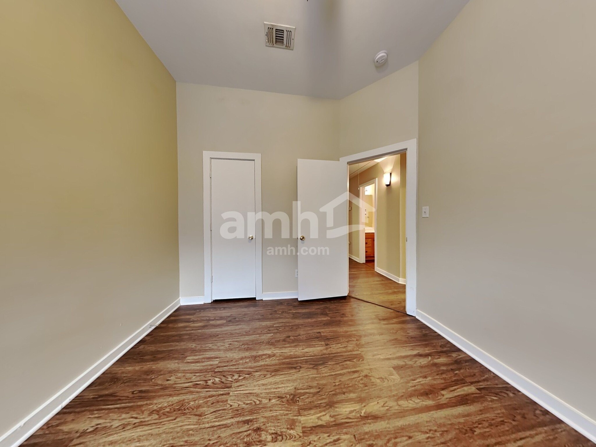 Building Photo - 809 Dixon Ln