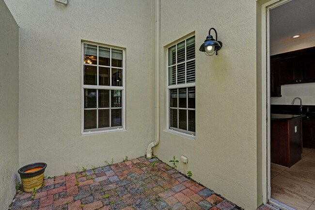 Building Photo - 8308 NW 9th Ave