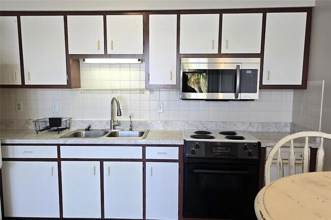 Building Photo - 4354 Tahitian Gardens Cir