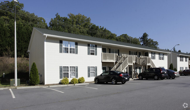 Building Photo - Creekside at Asheville