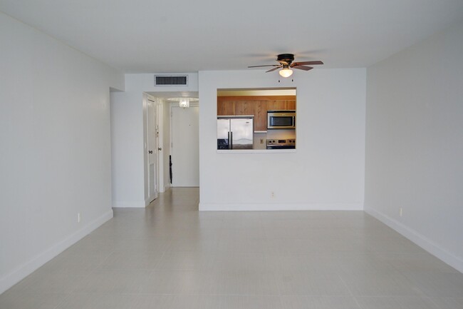 Building Photo - 2301 S Ocean Dr