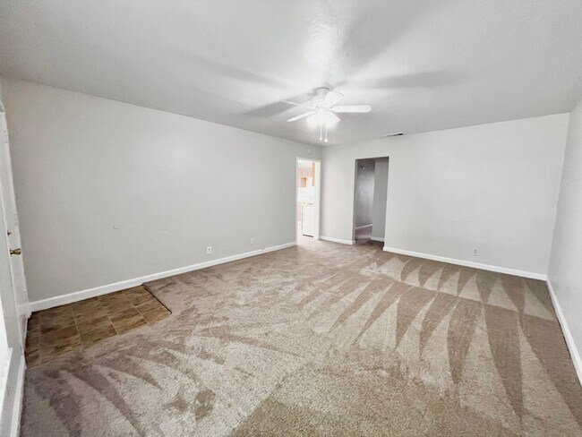 Building Photo - 1707-1709 Madrone Avenue