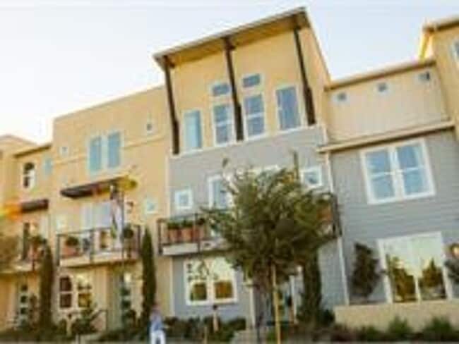 Building Photo - Heirloom Townhome