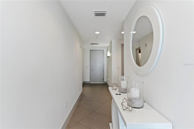 Building Photo - 260 S Osceola Ave