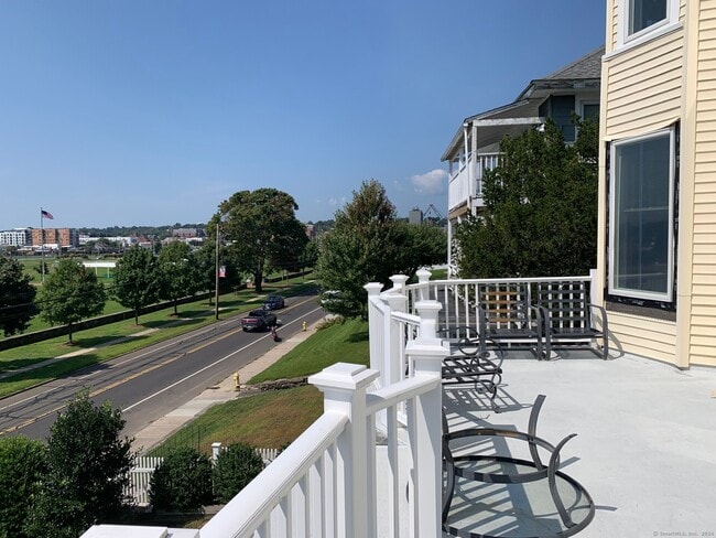 Building Photo - 35 Seaview Ave