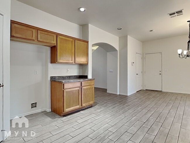 Building Photo - 3745 W Medlock Dr