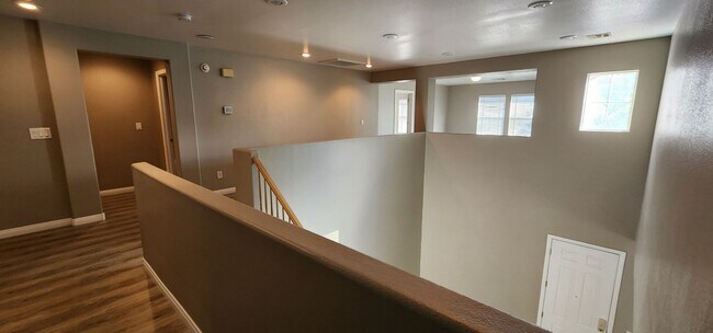 Building Photo - Lone Mountain Heights Luxury Living! 1st-m...