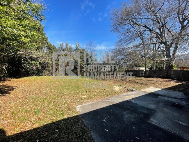 Building Photo - 102 Trippi Terrace