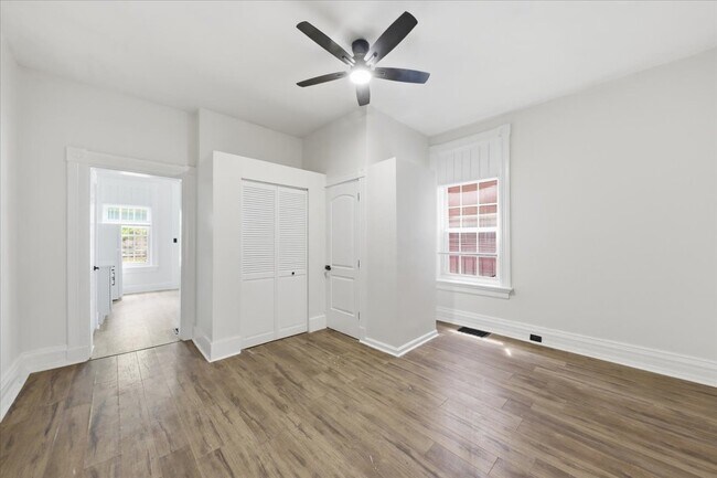 Building Photo - 2502 Halstead St