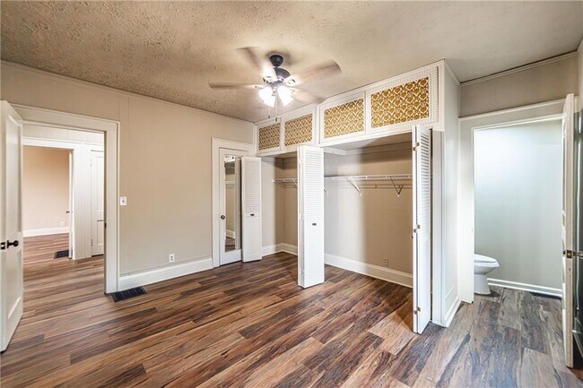 Building Photo - 1029 Katherwood Dr SW