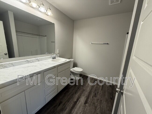 Building Photo - 8506 E 161st Pl S