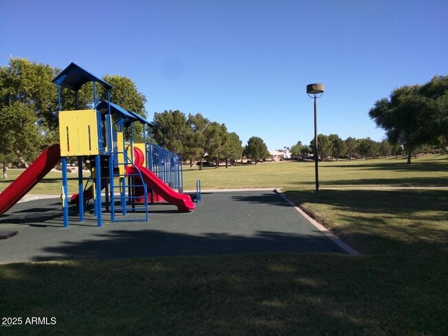 Building Photo - 1924 W Mockingbird Dr