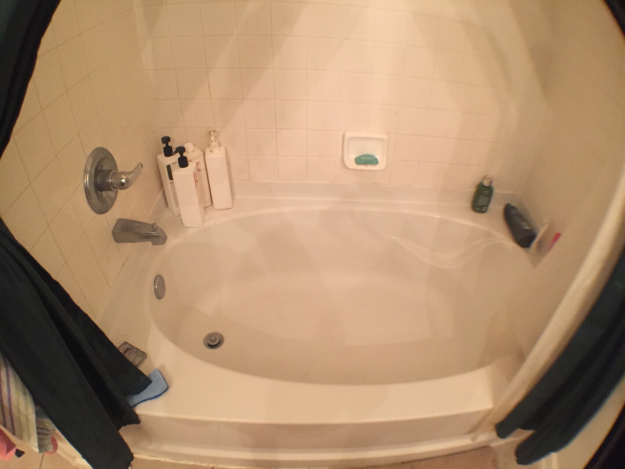 Large master bathroom tub! - 2850 Kansas Dr Unit D