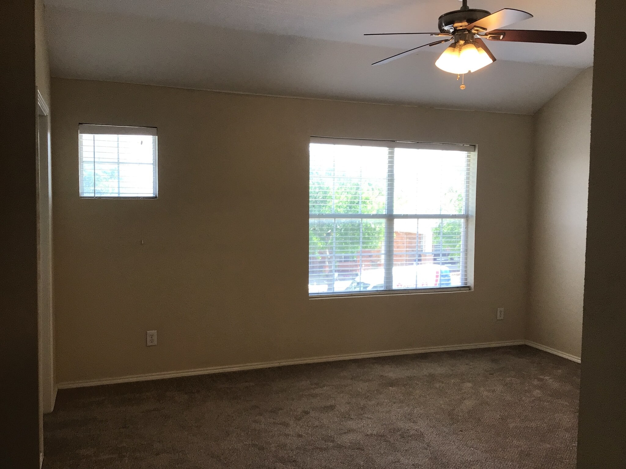 Building Photo - 2623 Basswood Dr